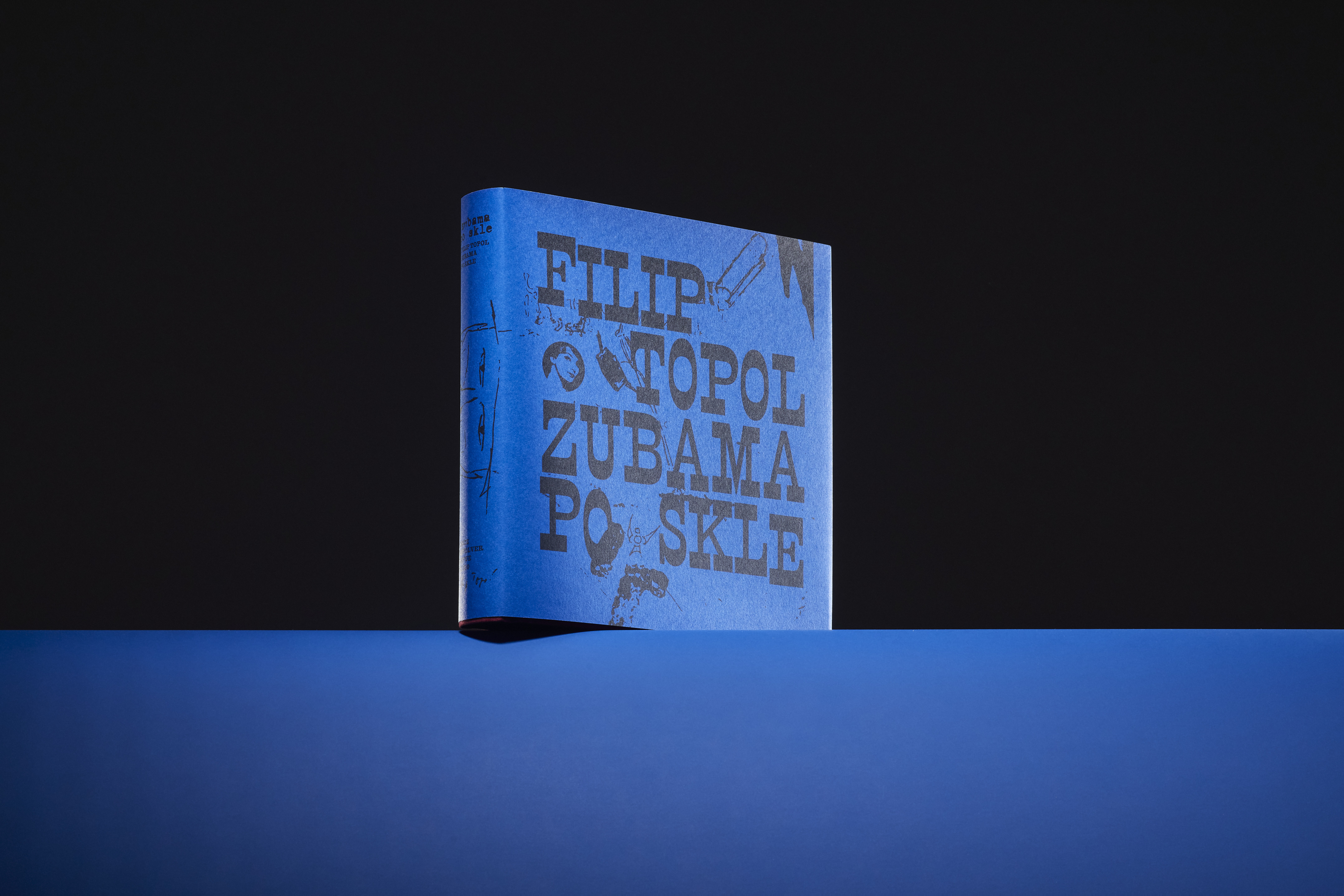 Obrázek: filip-topol-zubama-po-skle-5615
